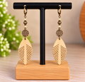 Boucles d’oreilles pendantes feuille bois clair et bronze – Style bohème
