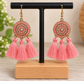 Boucles d’oreilles pendantes roses à pompons – Style bohème