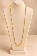 Collier argenté à perles jaunes et rose pâle – Kanèoré