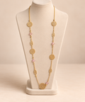 Collier long doré à médaillons ajourés | Kanèoré